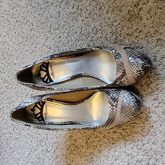 Snake Pattern Heels - Picture 2 of 4